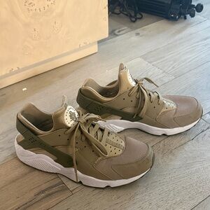 Nike Air Huarache Olive Green Sneakers with White Soles
